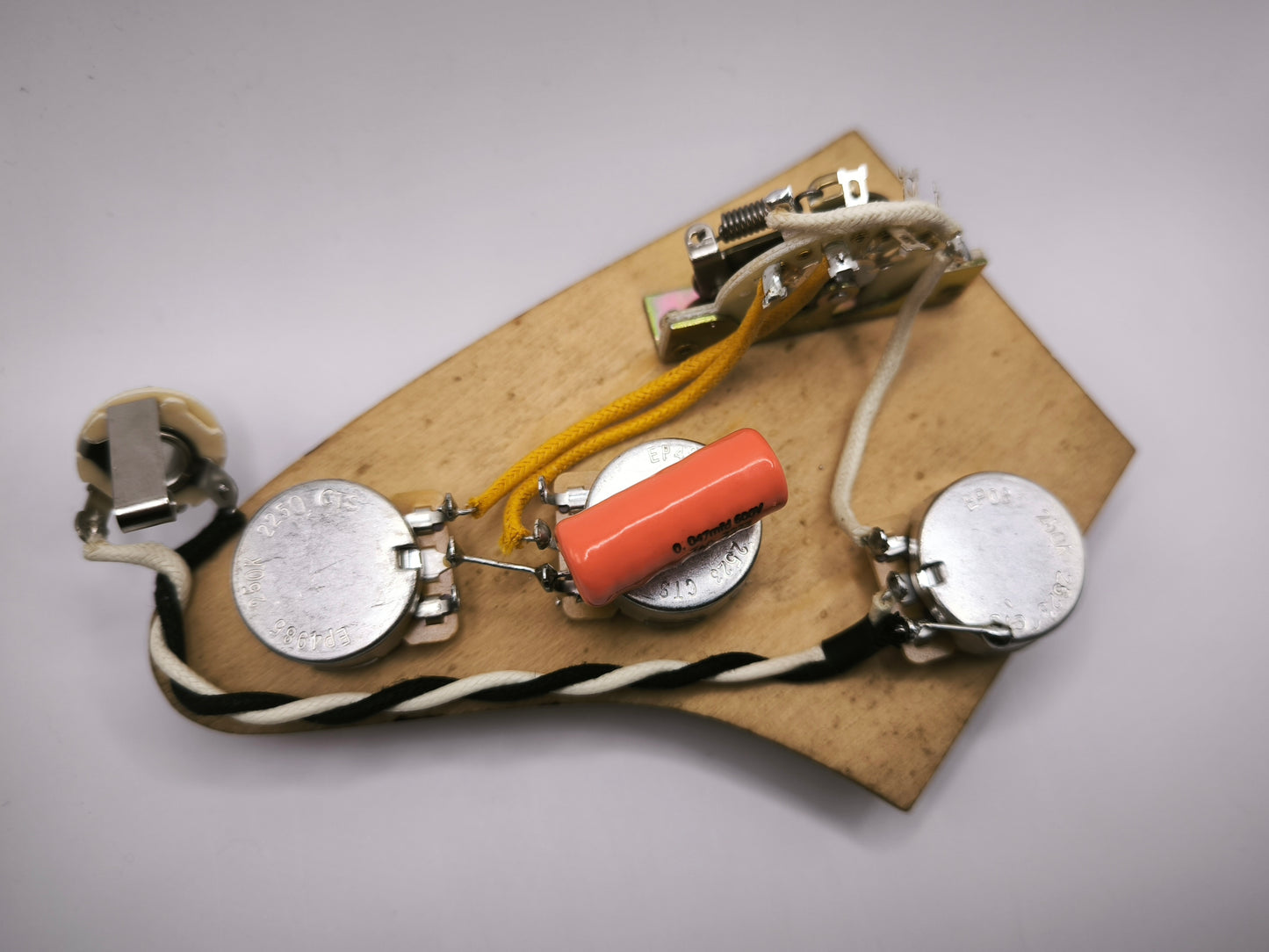Kit électronique Stratocaster® Standard Premium et pré-câblé pour guitare électrique